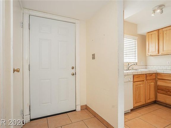 5th image of 4018 Great Plains Way