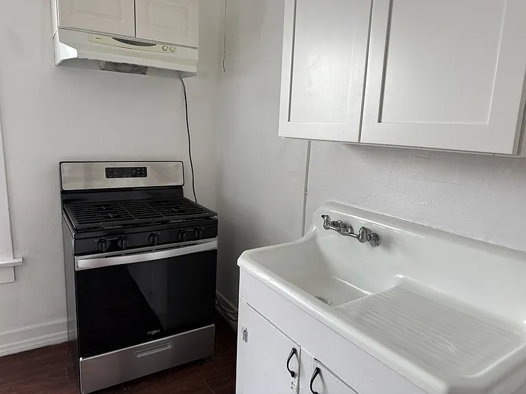 2045 K St #5 — Photo 6