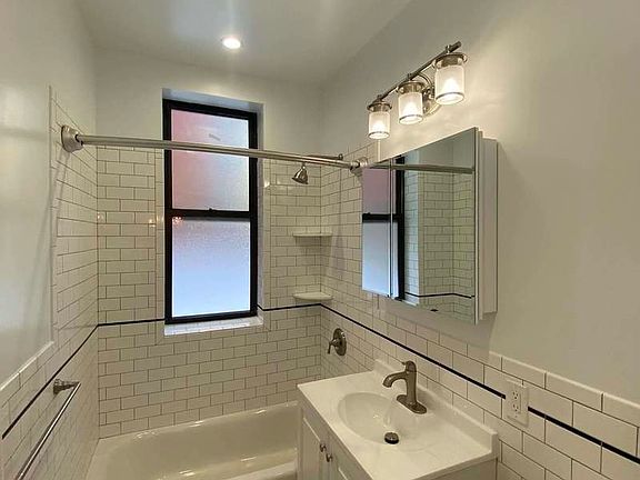 5th image of 424 E 162nd St #1E