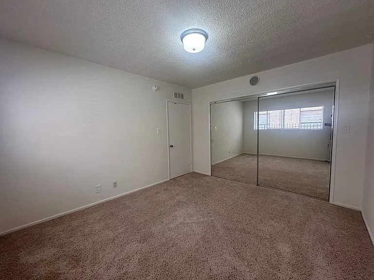 1226 McClellan Dr — Photo 17