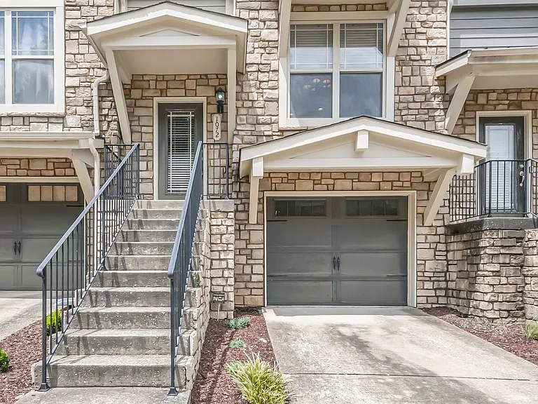 1072 Woodbury Falls Dr — Photo 5