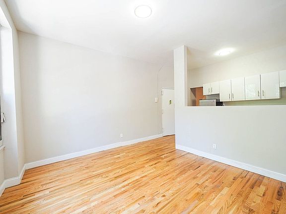 3rd image of 799 Putnam Ave APT 1A