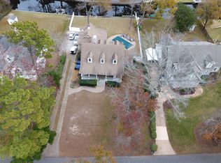 104 Duck Woods Dr, Southern Shores, NC 27949