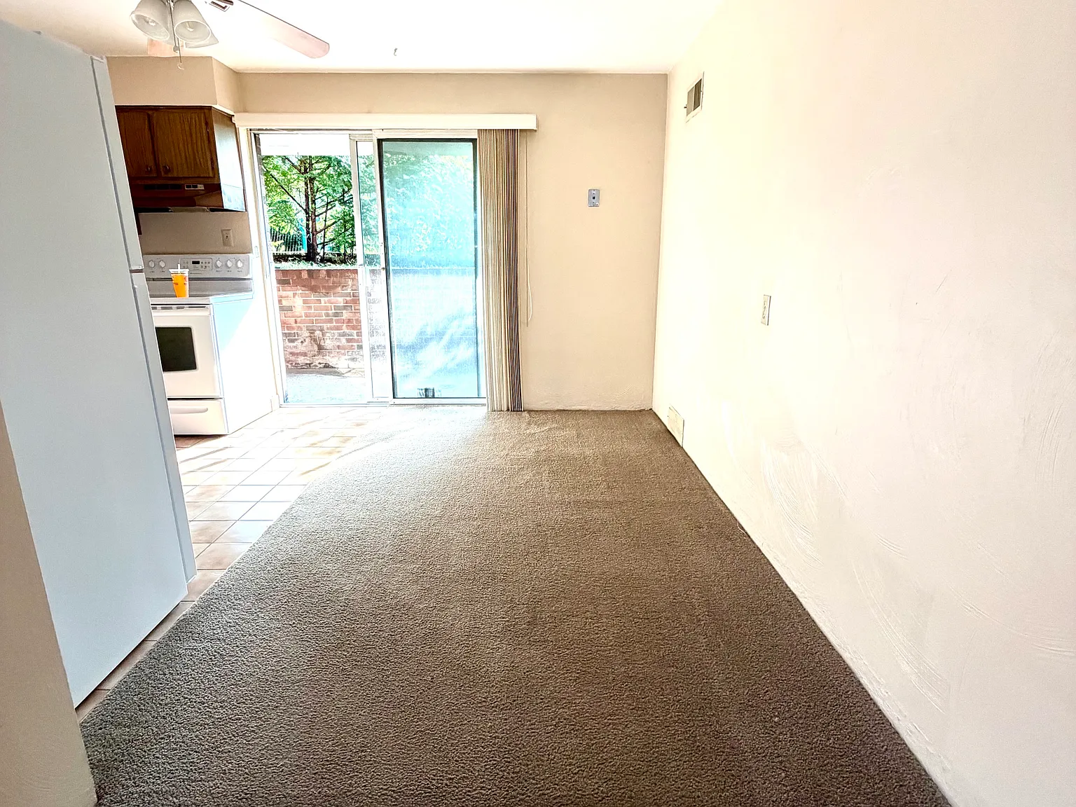 2 bed, 900 sqft, $800 — Photo 3