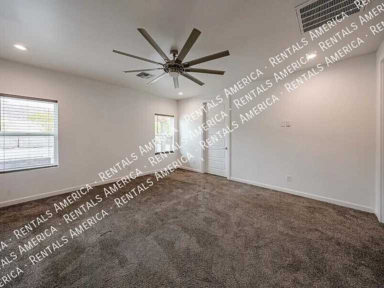 347 E La Mirada Dr — Photo 5
