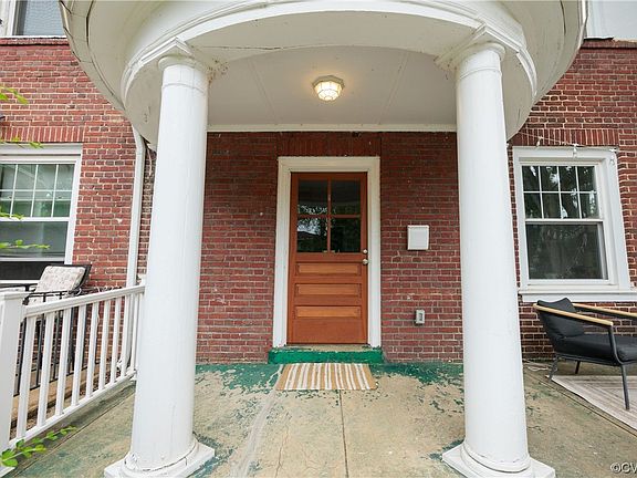 5th image of 2300 Maplewood Ave
