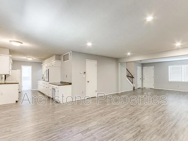 2524 Boxwood Ave — Photo 10