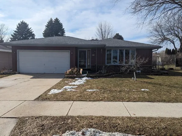 2422 East Mark DRIVE, Sheboygan, WI 53083