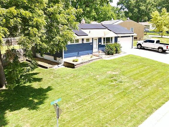 2nd image of 7408 Elm St