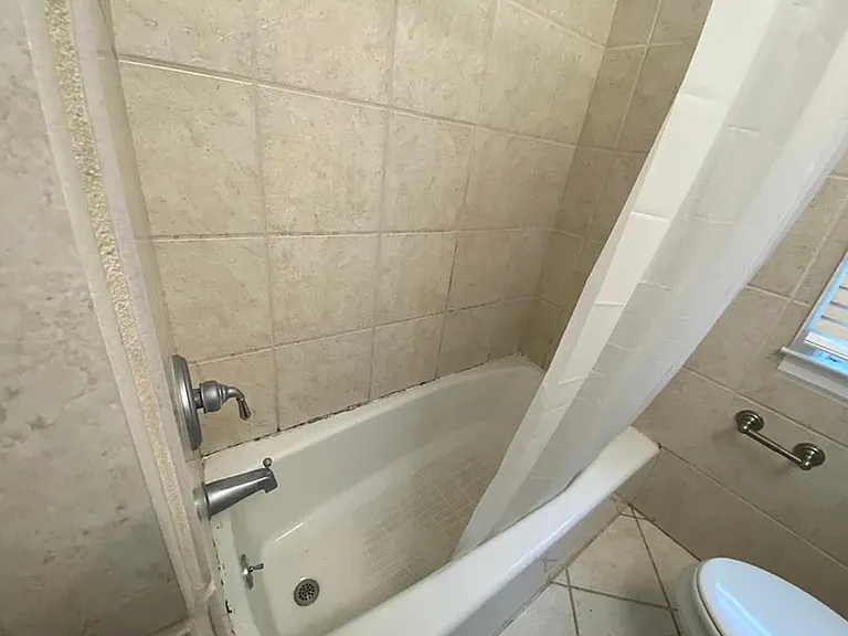 1300 Highland Park Dr #2 — Photo 7