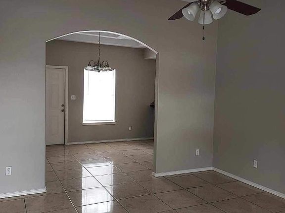 3rd image of 204 N Camino Real St