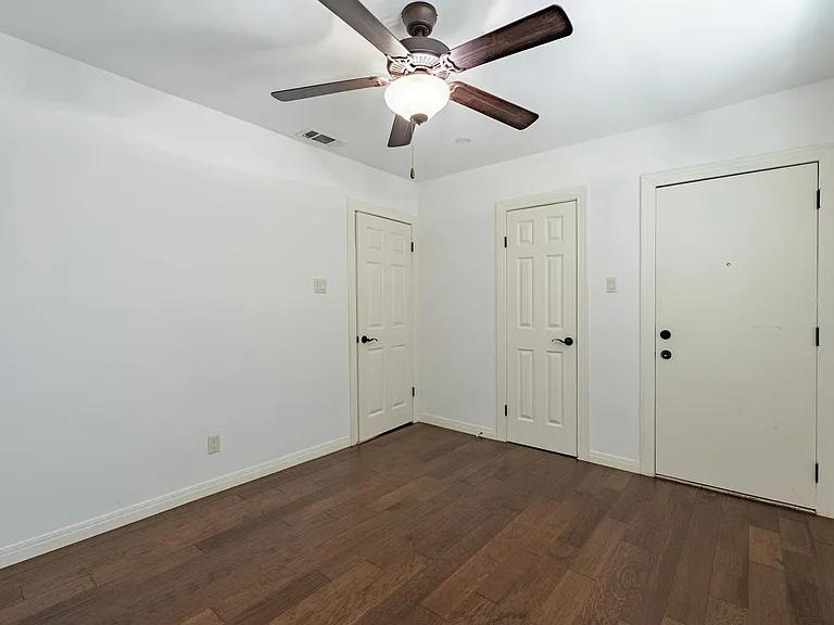 2217 Holly St — Photo 10