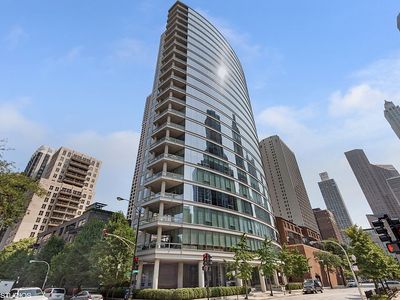 30 W Oak St APT 5E, Chicago, IL, 60610
