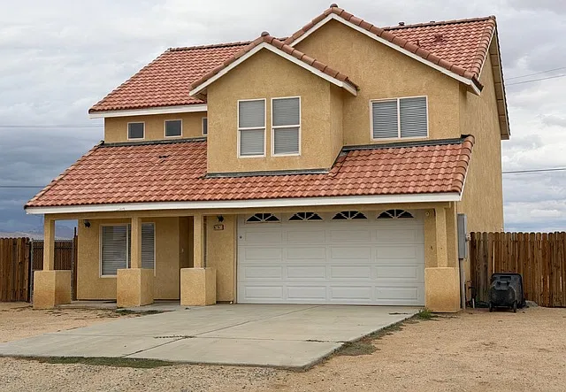 6761 California City Blvd