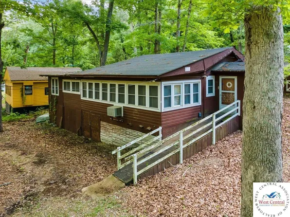 1060 Stoddard Ln, Edwards, MO 65326