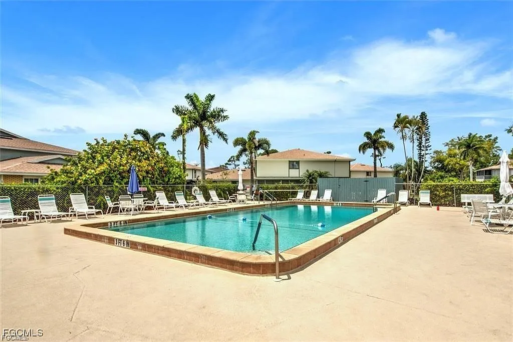 2 bed, 1.5 bath, 448 sqft, $1,250 — Photo 3
