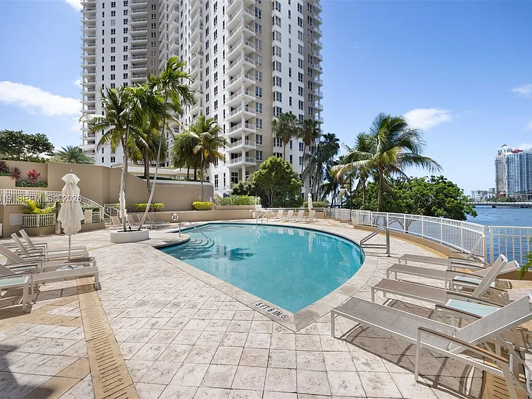 801 Brickell Key Blvd #2008 — Photo 16