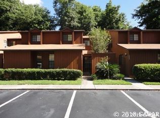 5833 SW 8th Pl, Gainesville, FL 32607