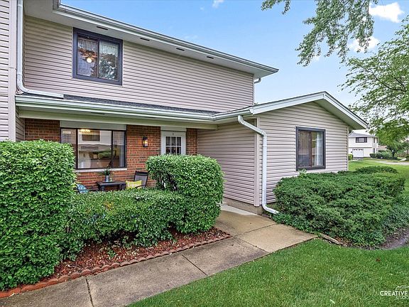 4th image of 135 Fairlane Ct #262