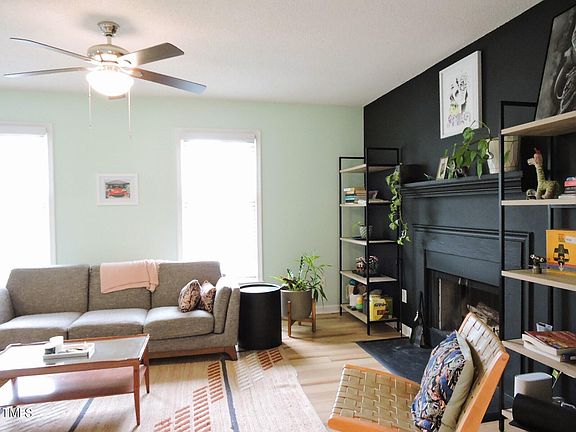 5th image of 13 Bentwood Pl