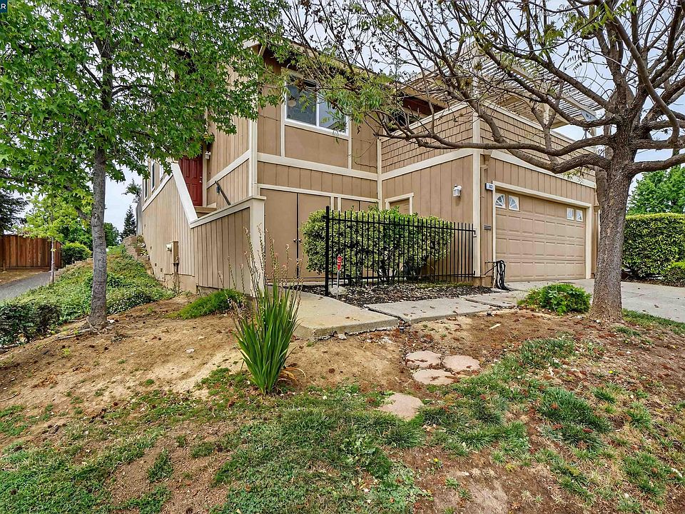 1st image of 322 Thistle Cir