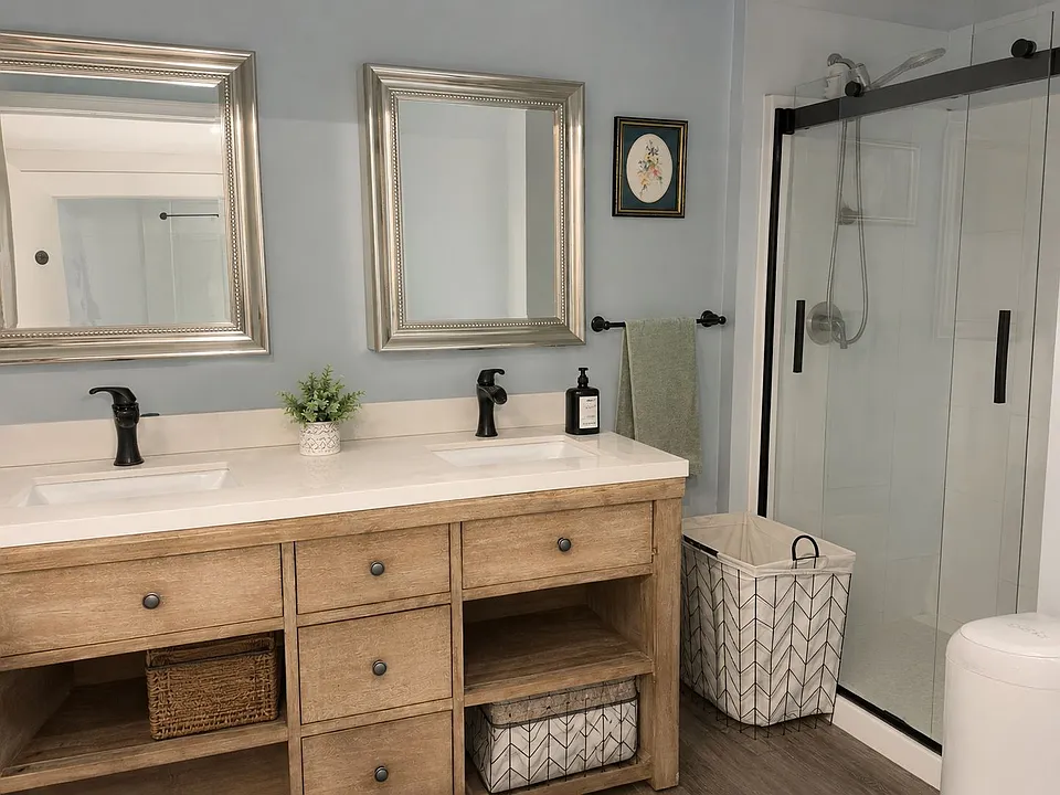 15 Carriage Dr