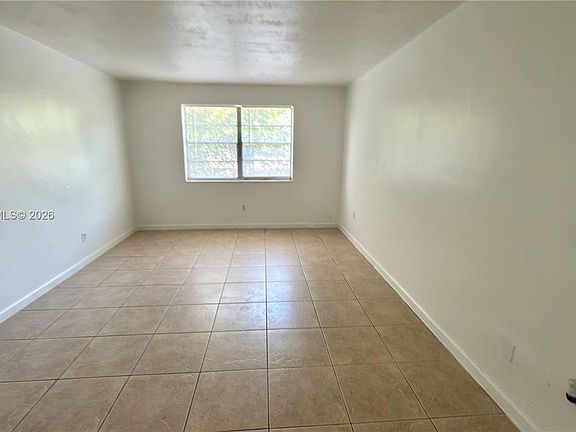 4th image of 1370 NE 119th St #137021