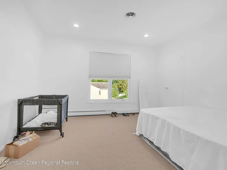 45 Roslyn Ct — Photo 13