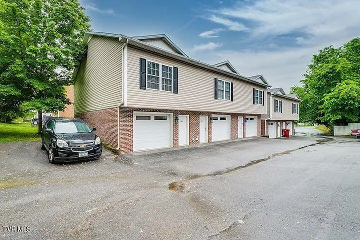 2 bed, 792 sqft, $2,500 — Photo 4