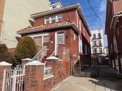 207 E 53rd St, Brooklyn, NY, 11203