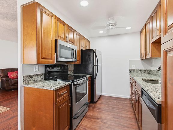 5th image of 2035 Cornwall B