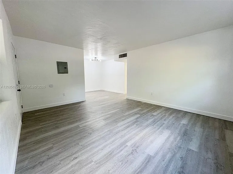 610 NE 123rd St #203 — Photo 18
