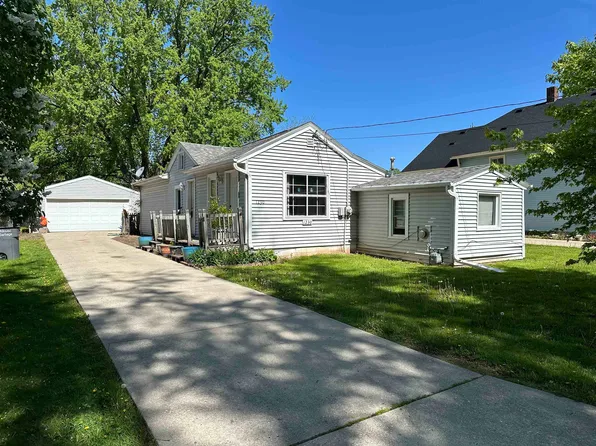 1230 Short St, Green Bay, WI 54301
