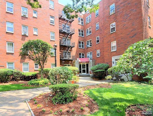 1st image of 2340 Linwood Ave #1F-401F