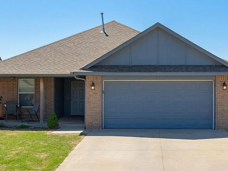 2224 Alta Vista Ln #2224 — Photo 2