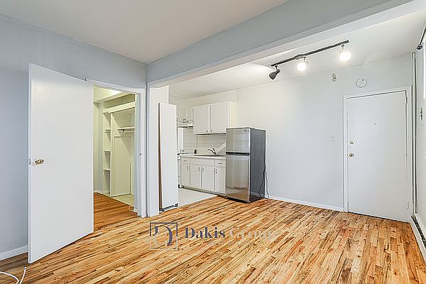 1st image of 21-31 41st St #Gs5