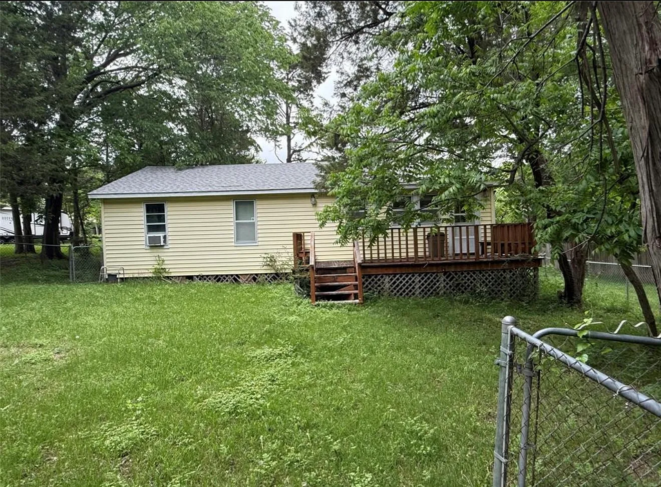 4 bed, 1120 sqft, $2,000 — Photo 2