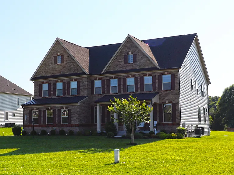 1040 Stepping Pl — Photo 1