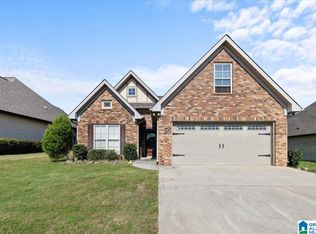 1017 Emerald Ridge Dr, Calera, AL 35040