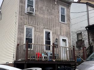 926 Eureka St, Pittsburgh, PA 15210