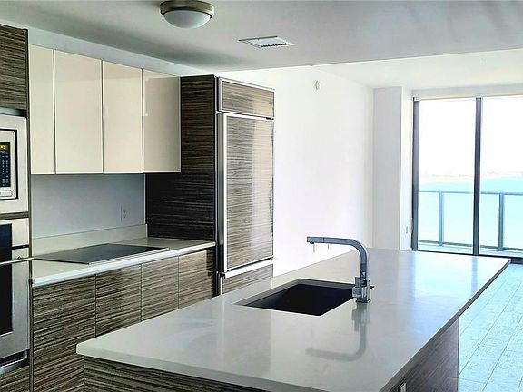 5th image of 460 NE 28th St APT 2302