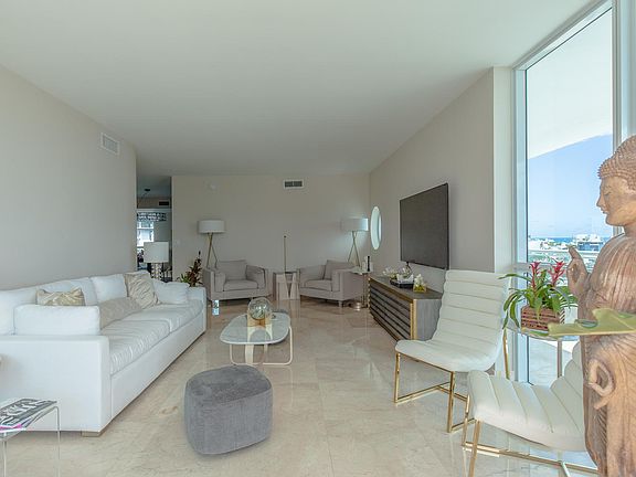 5th image of 520 West Ave APT 901