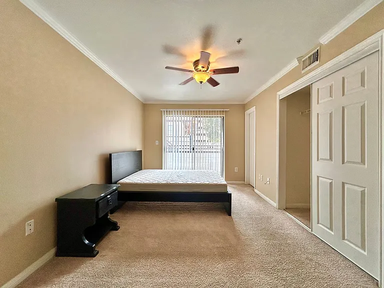 501 W 26th St #214 — Photo 12