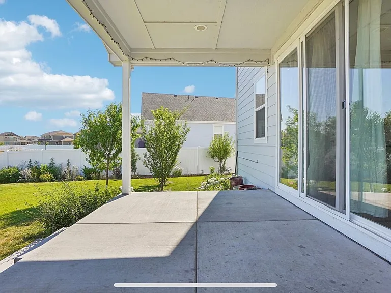 1511 Lake Vista Way — Photo 32