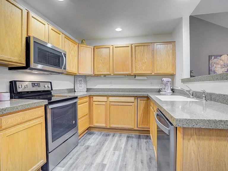 10129 Grove Ct — Photo 4