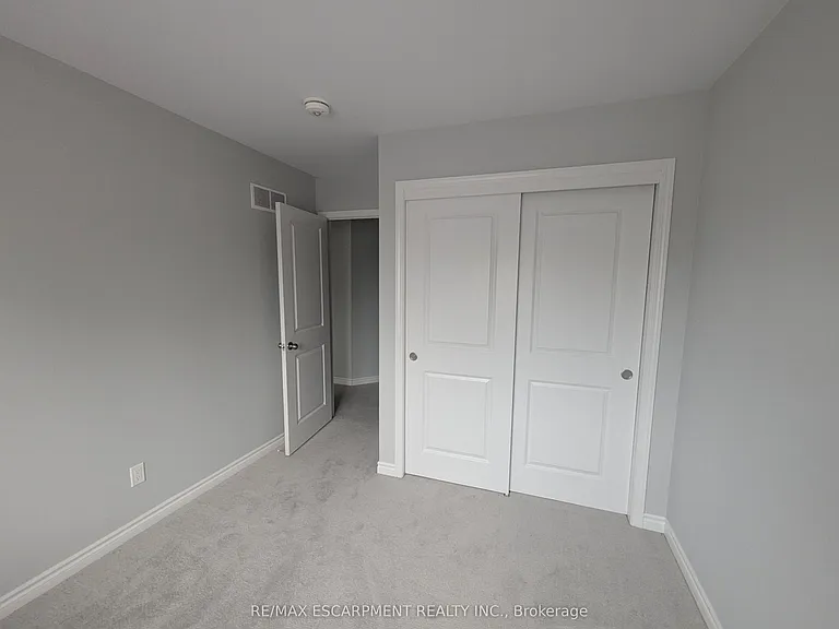 82 Saint George St — Photo 10