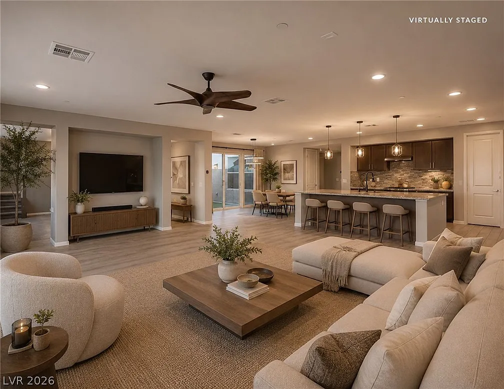 5 bed, 4.5 bath, 5288 sqft, $6,900 — Photo 3
