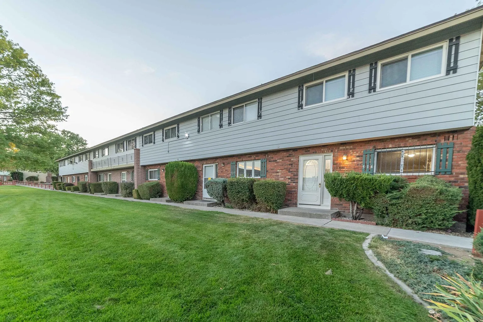 516 Smithridge Park photo 1