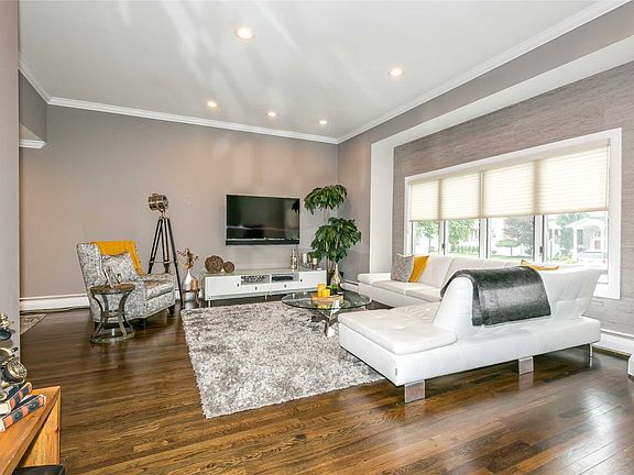 3rd image of 12 Glenn Dr