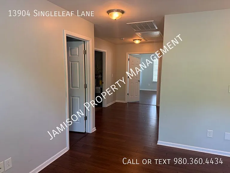13904 Singleleaf Ln — Photo 11
